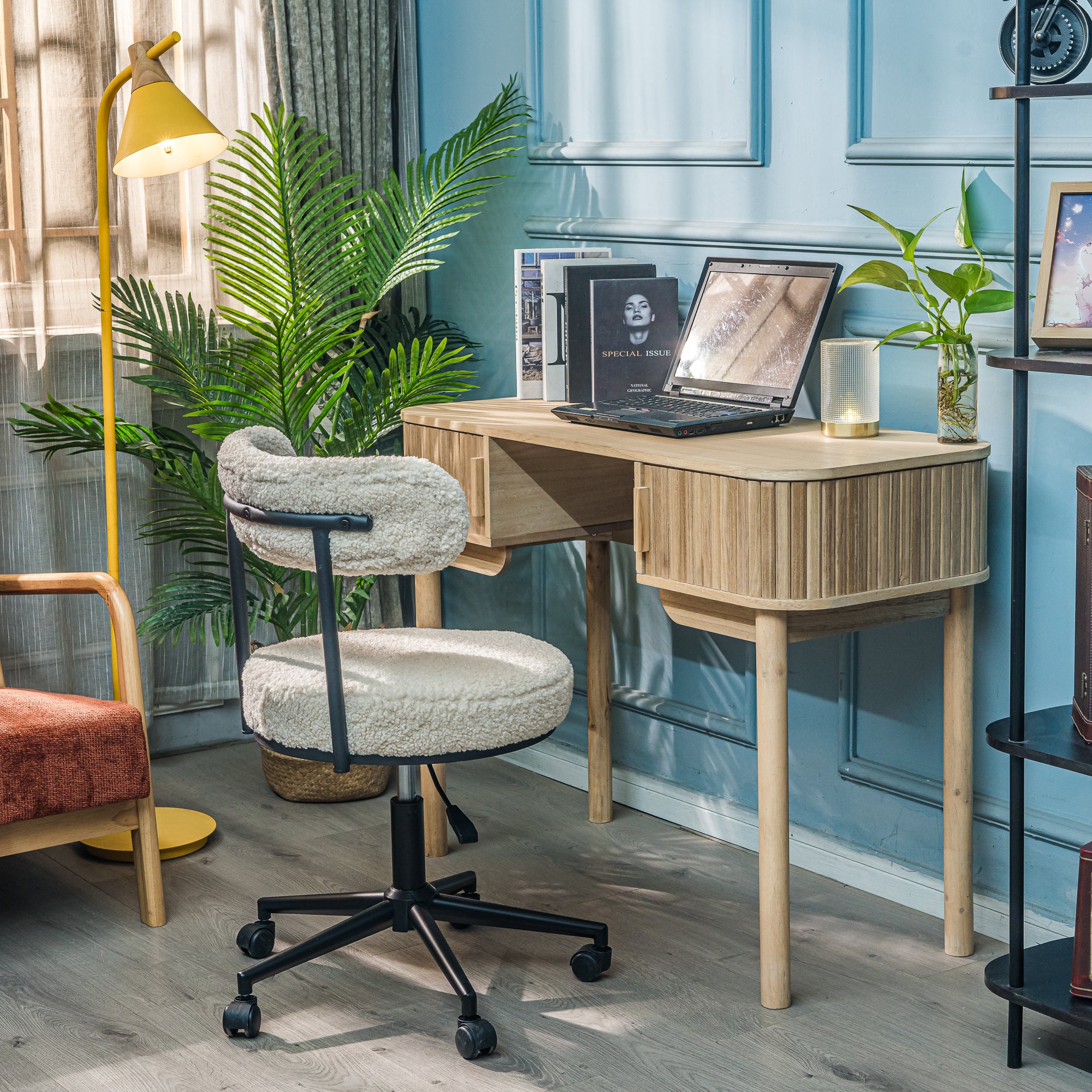 Biurko z 2 drzwiami z drewna jesionowego