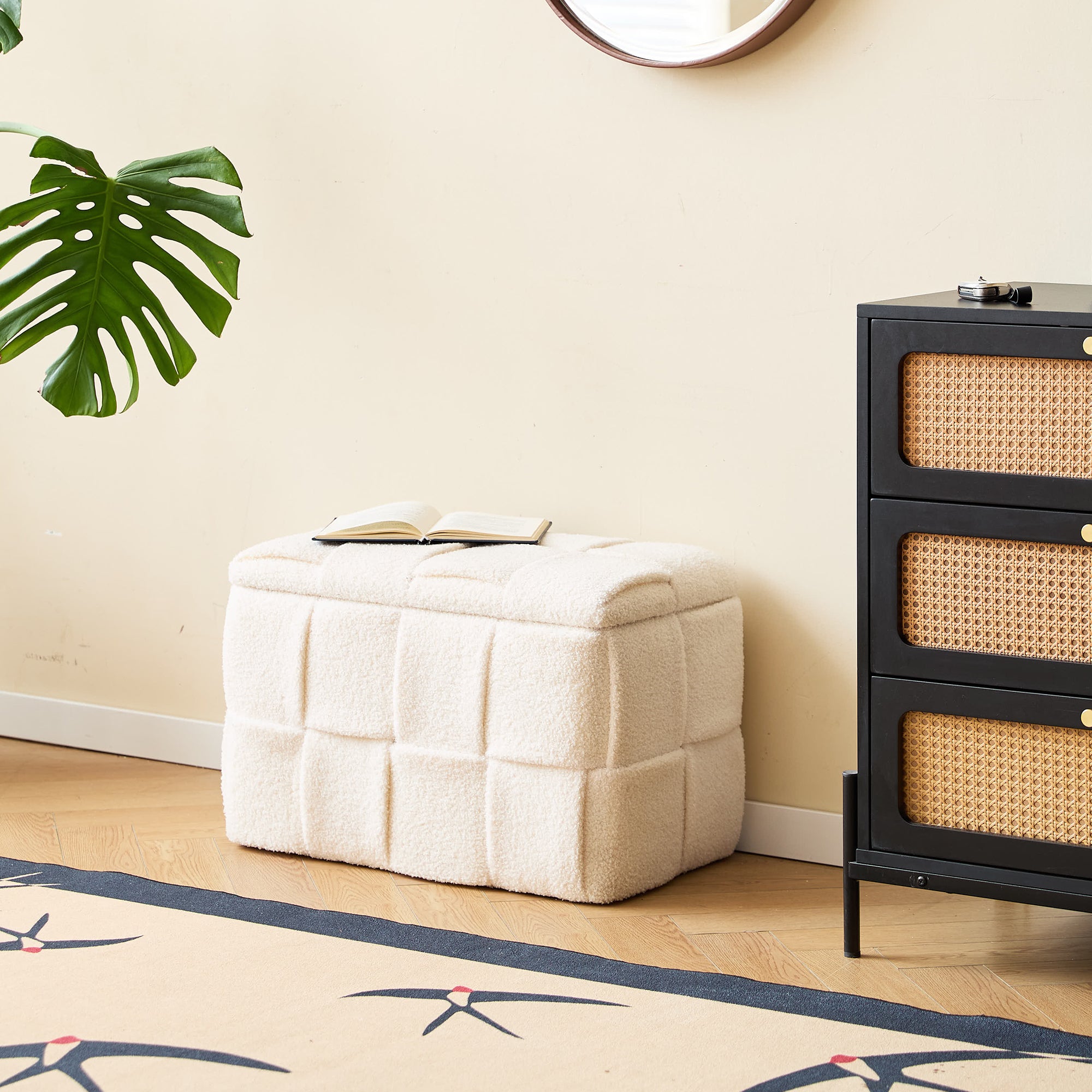 VANERN - Ławka funkcją przechowywania w białych pętelkach