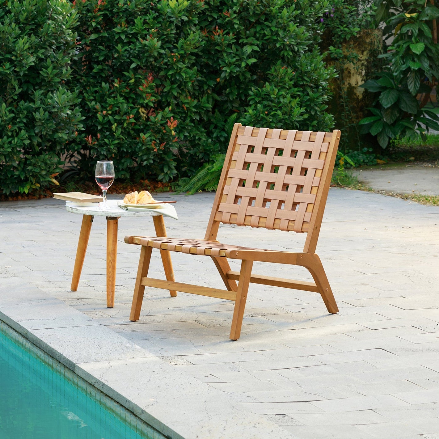 AGUILARES – Fotel do wnętrz i na zewnątrz z litego drewna akacjowego i zamszu