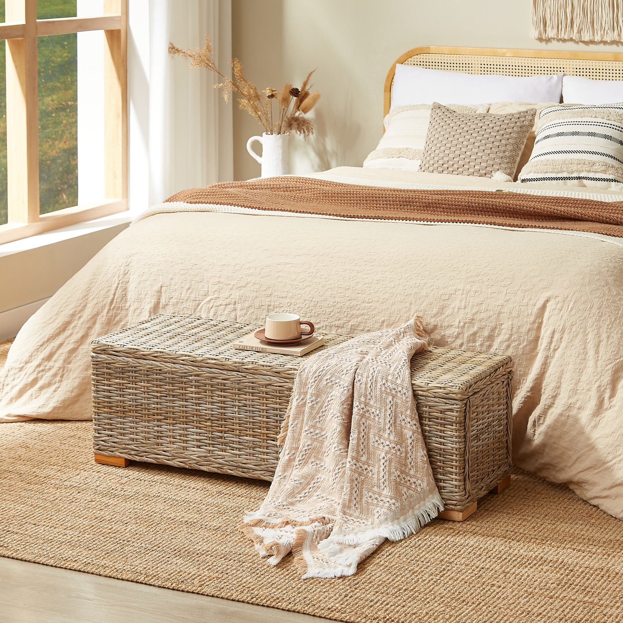 CUZCO – Ławka funkcją przechowywania, wykonana z drewna i naturalnych włókien