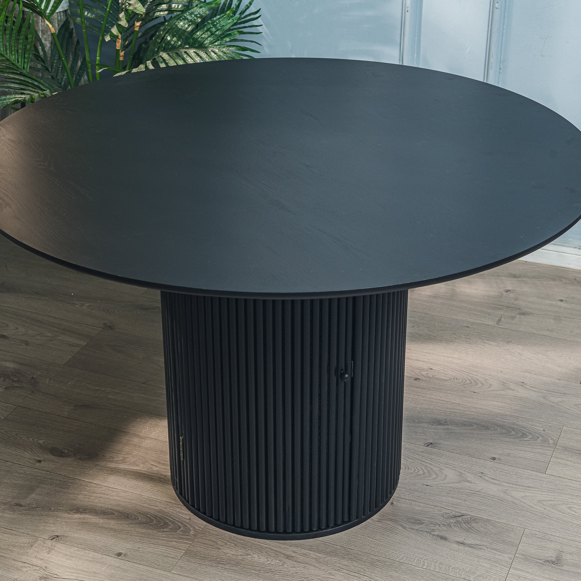 HAVANA – Okrągły stół do jadalni dla 6 osób, wykonany z litego drewna sosnowego w kolorze czarnymØ 120 cm