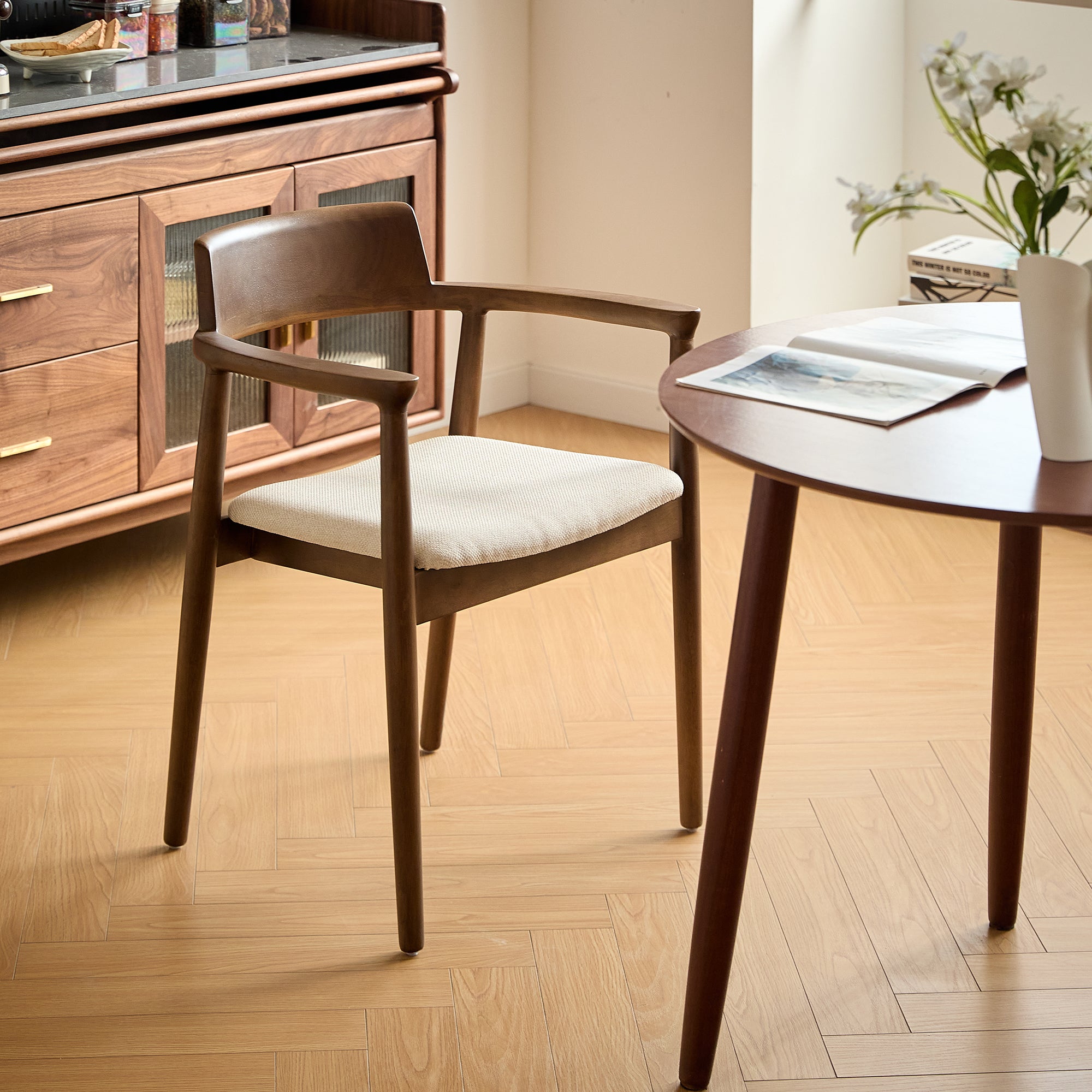 CORDOBA – Zestaw 2 krzeseł do jadalni z ciemnego drewna i beżowej tkaniny