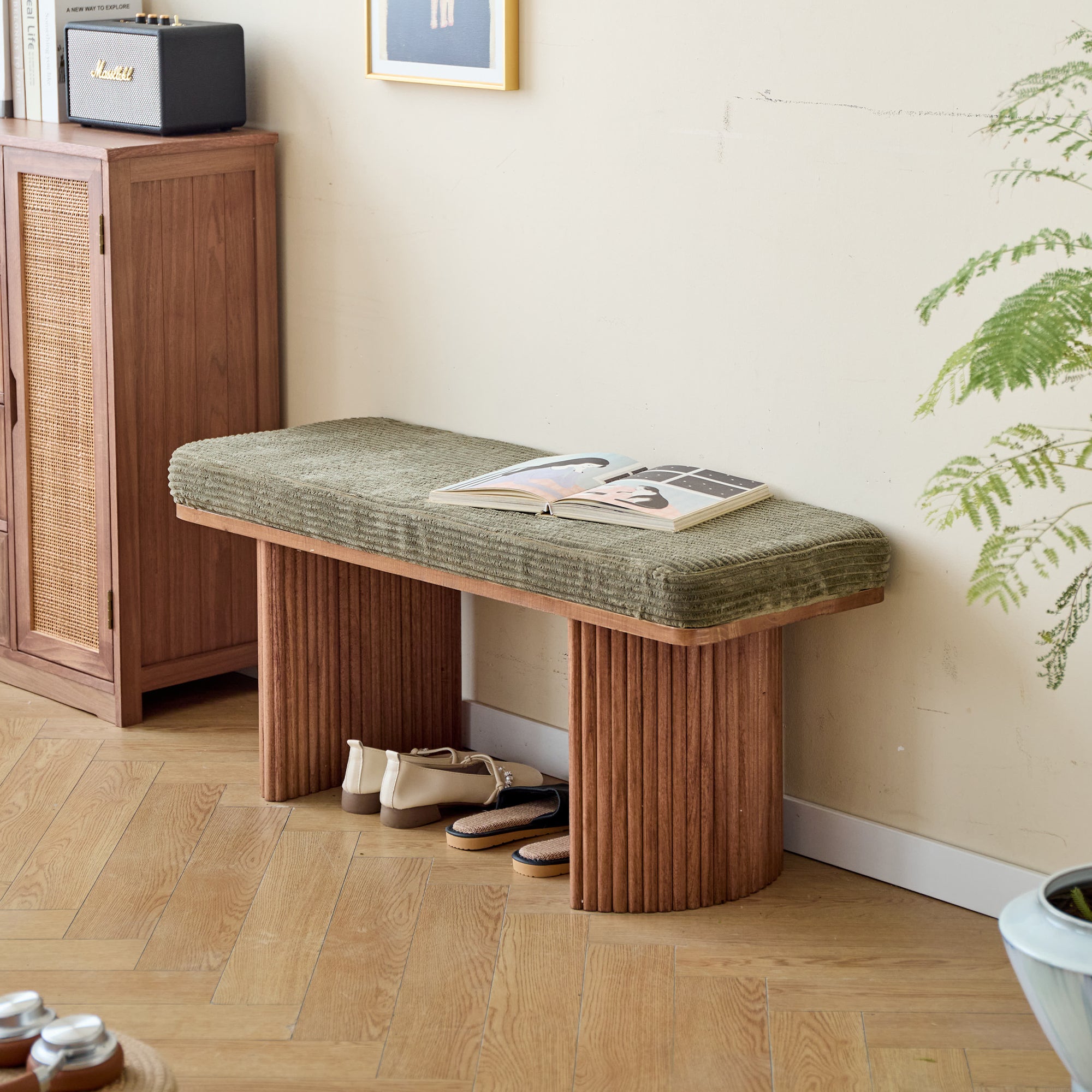 PIREUS – Ławka z litego drewna i zielonego sztruksu