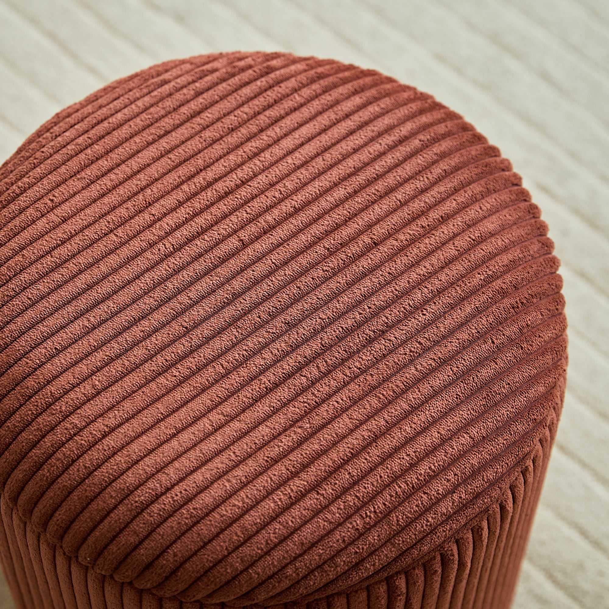 NARVIK – Zestaw 3 puf funkcją przechowywania, wykonanych z drewna i sztruksu w kolorze terakoty