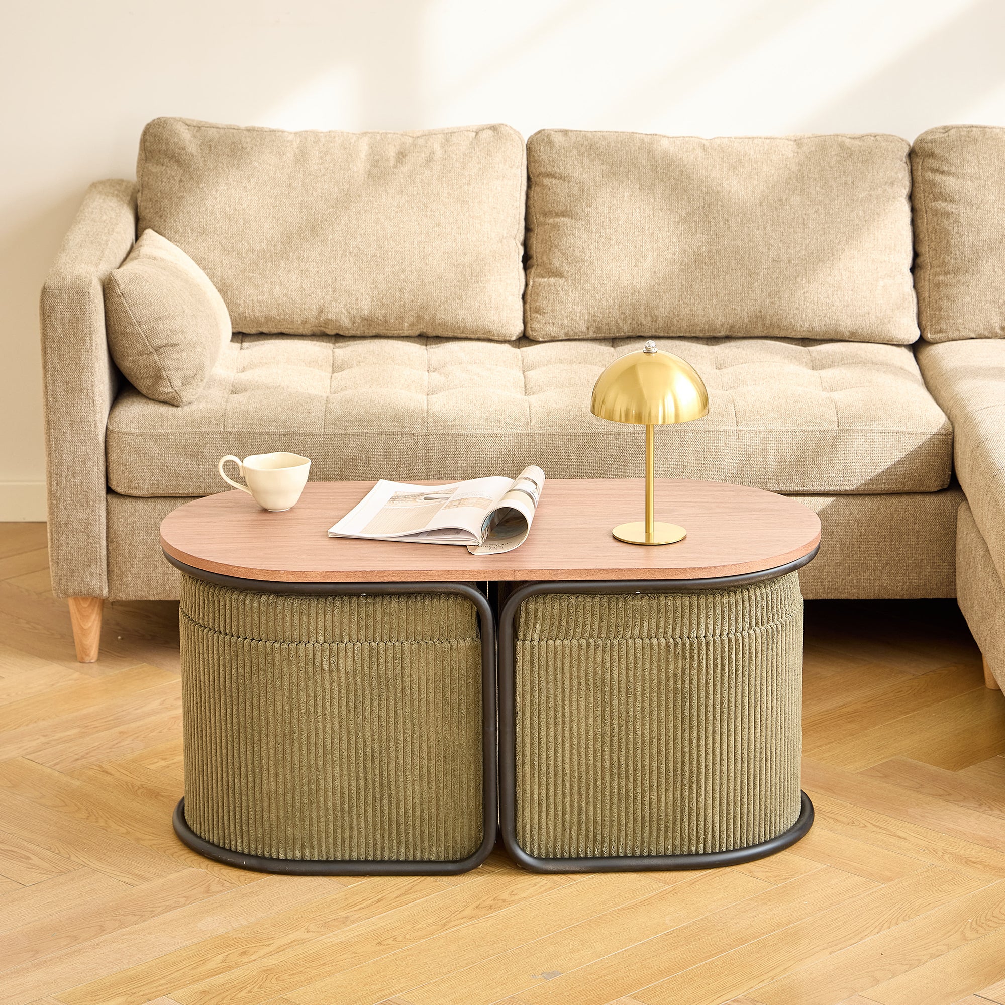 SENJA – Zestaw składający się z drewnianego stolika kawowego i 2 pufów z zielonego sztruksu