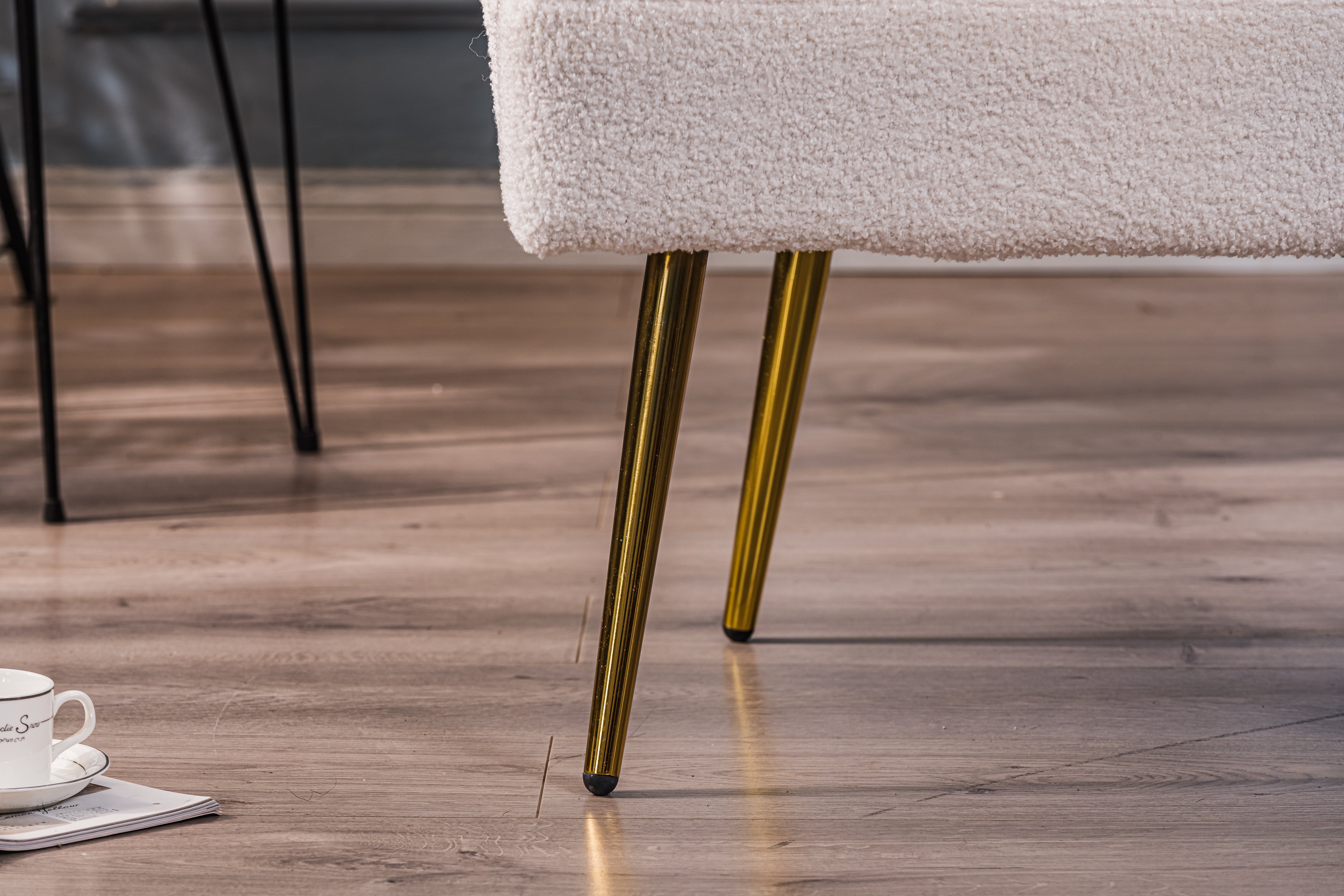 BOLGE – fotel retro z metalu i białych pętelek