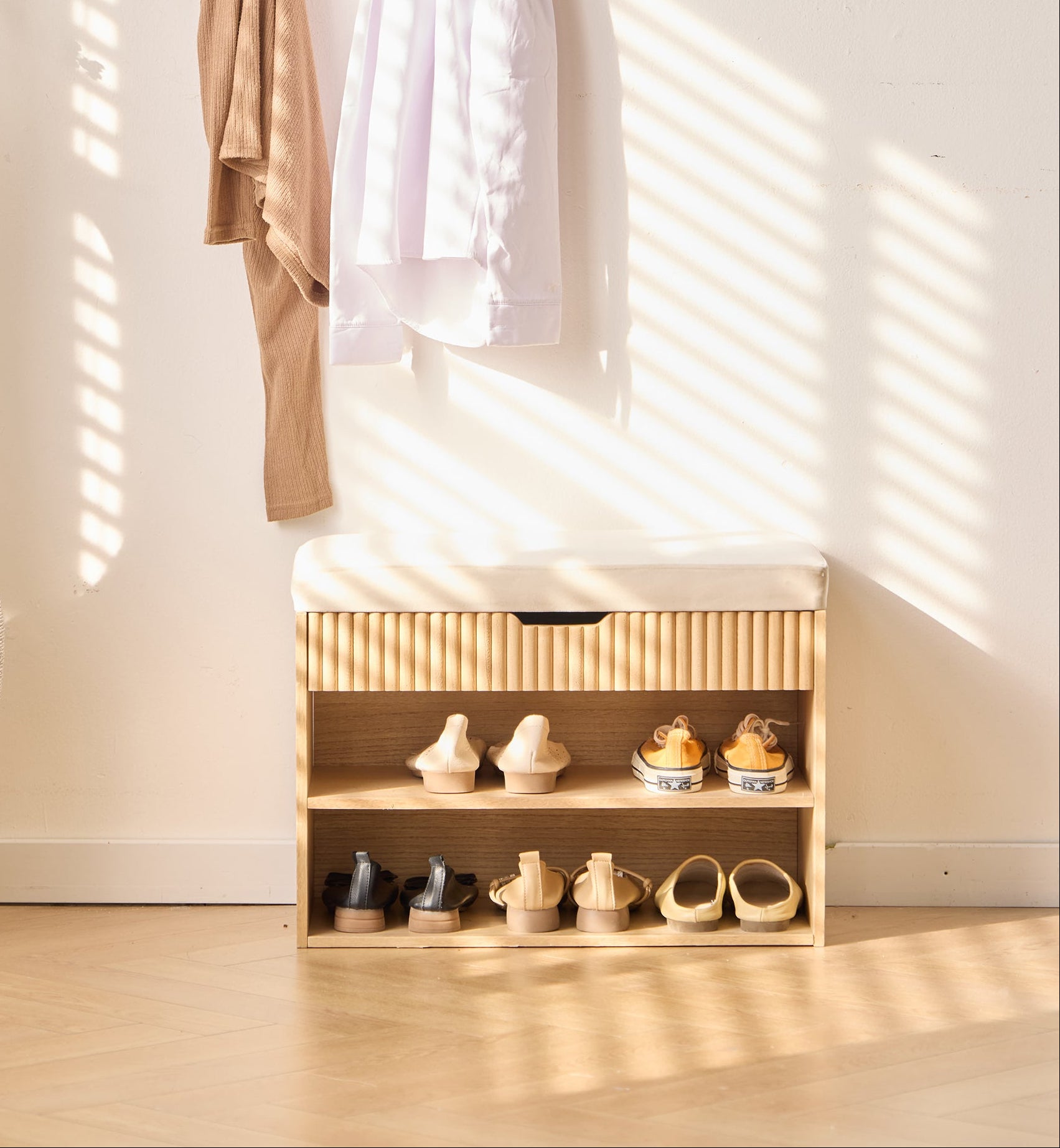 KUBO - Shoe Cabinet with Storage in Wood and Beige Velvet