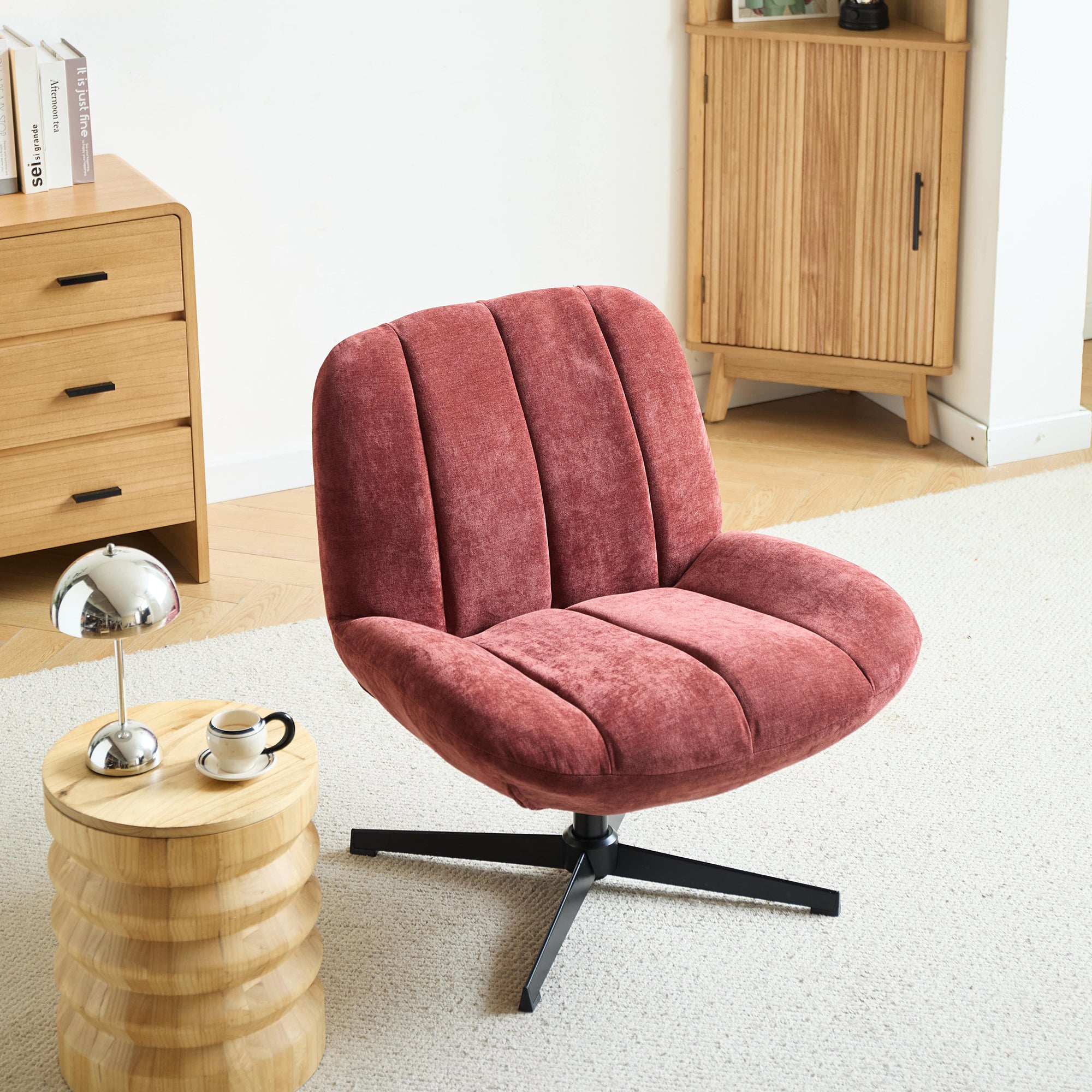 NAMSOS – Obrotowy fotel z tkaniny w kolorze terakoty