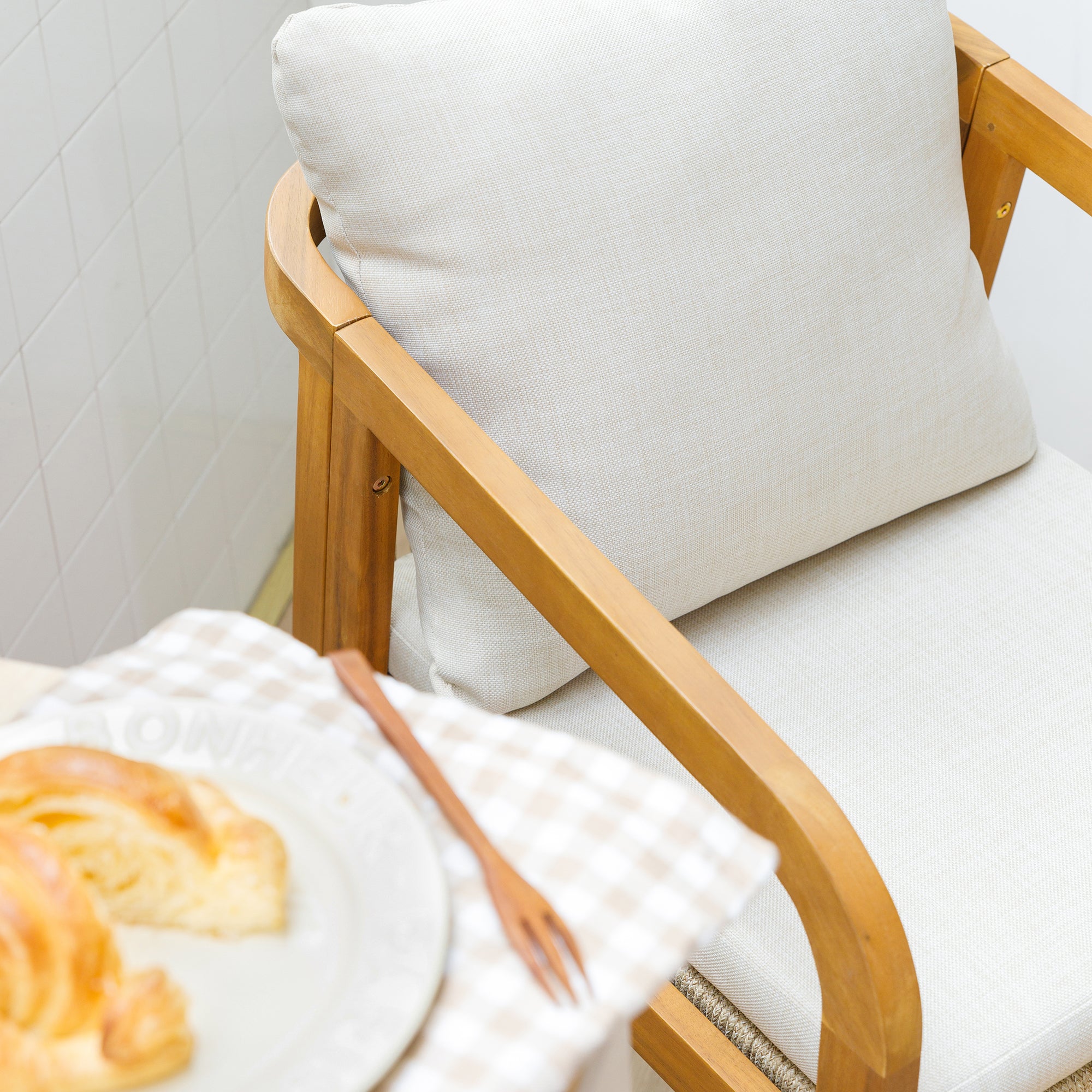 DELGADO – Zestaw 2 krzeseł do wnętrz i na zewnątrz, wykonanych z litego drewna i beżowej tkaniny