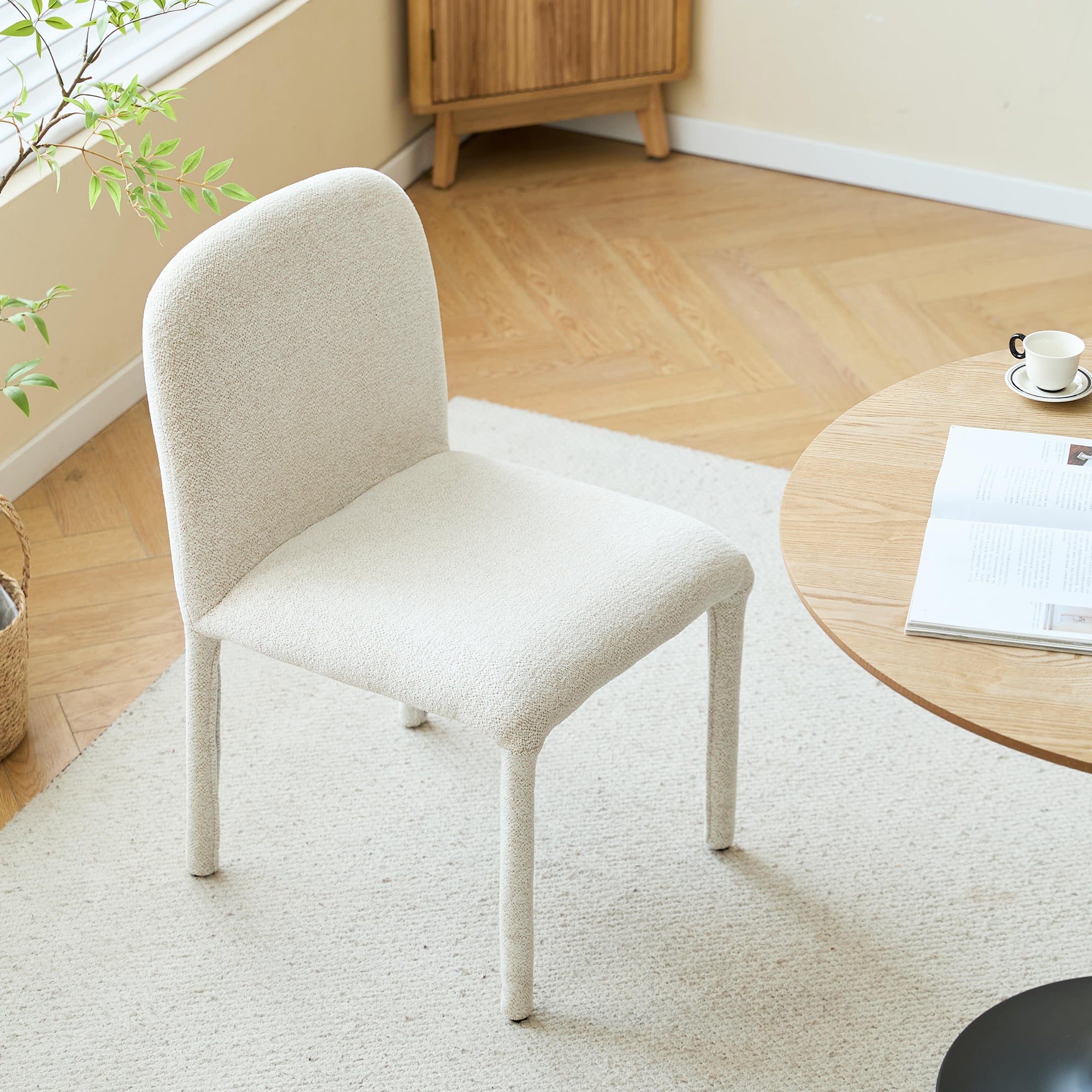 SMOLA – Zestaw 2 skandynawskich krzeseł z beżowej tkaniny