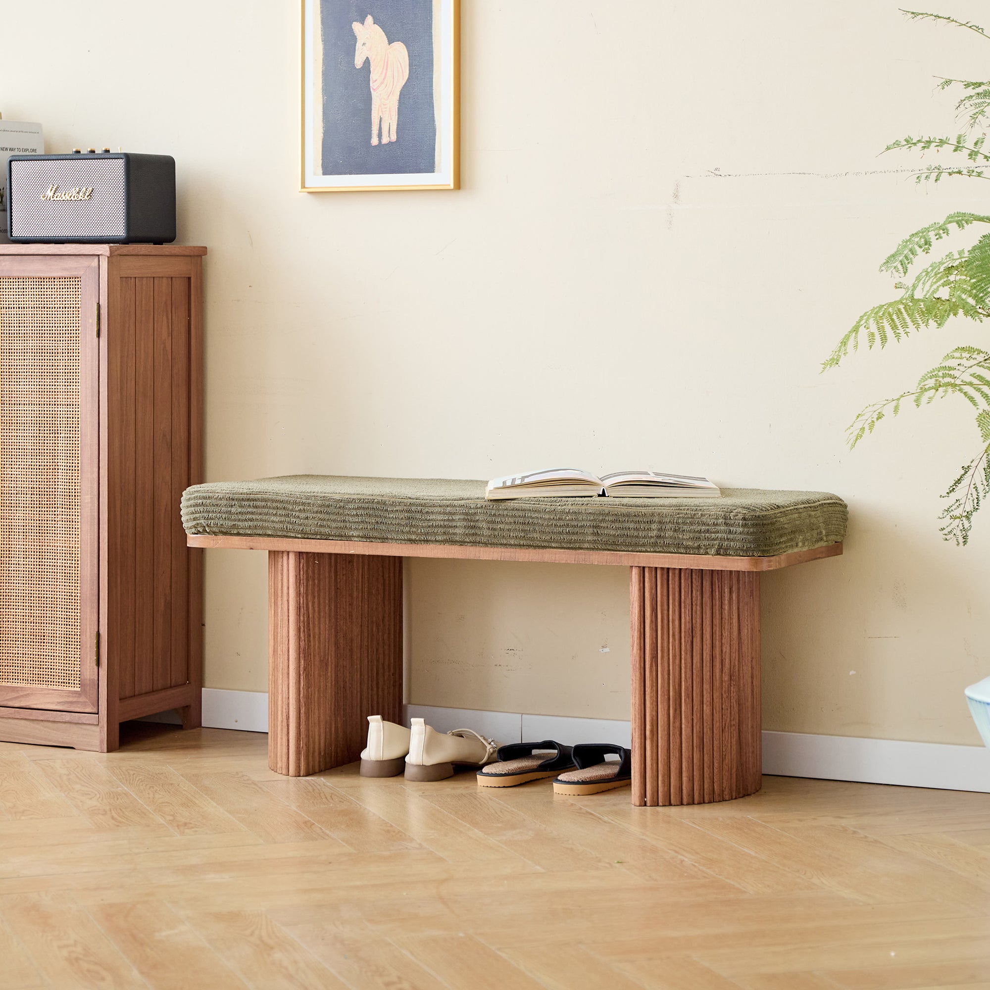 PIREUS – Ławka z litego drewna i zielonego sztruksu