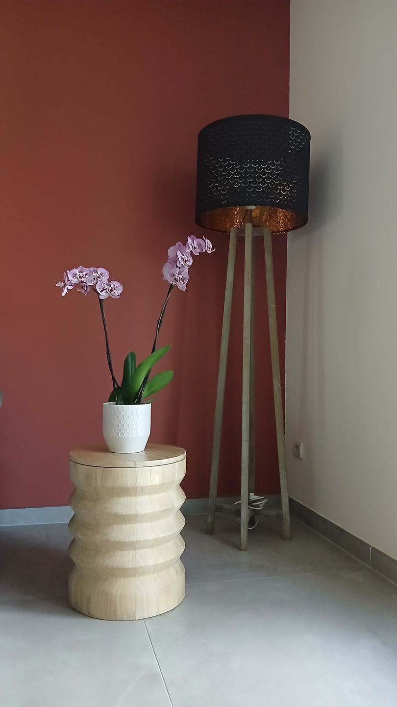 SANTIAGO – Pufa z litego drewna funkcją przechowywania