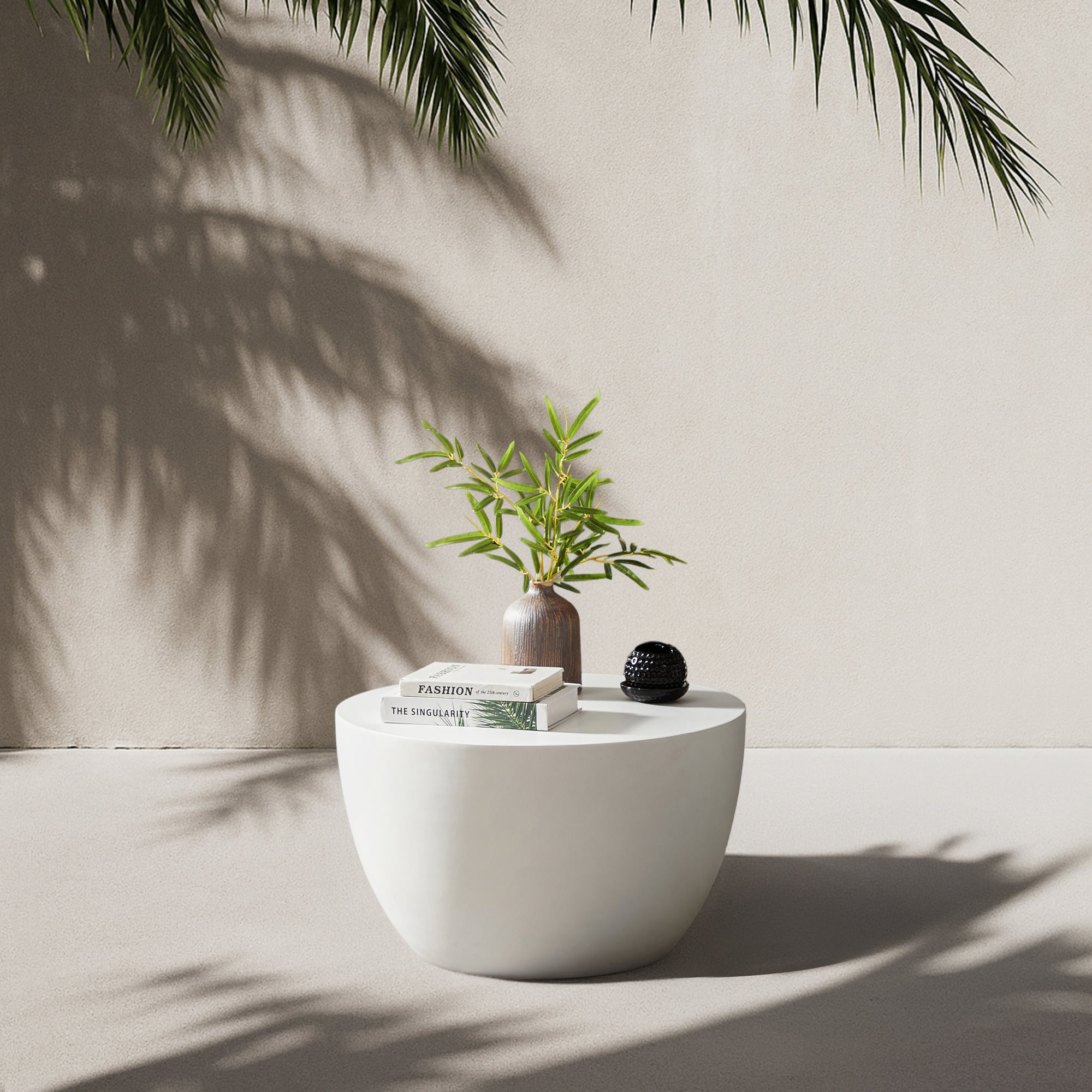 PARNU – stolik kawowy do wnętrz i na zewnątrz z białego magnezytu