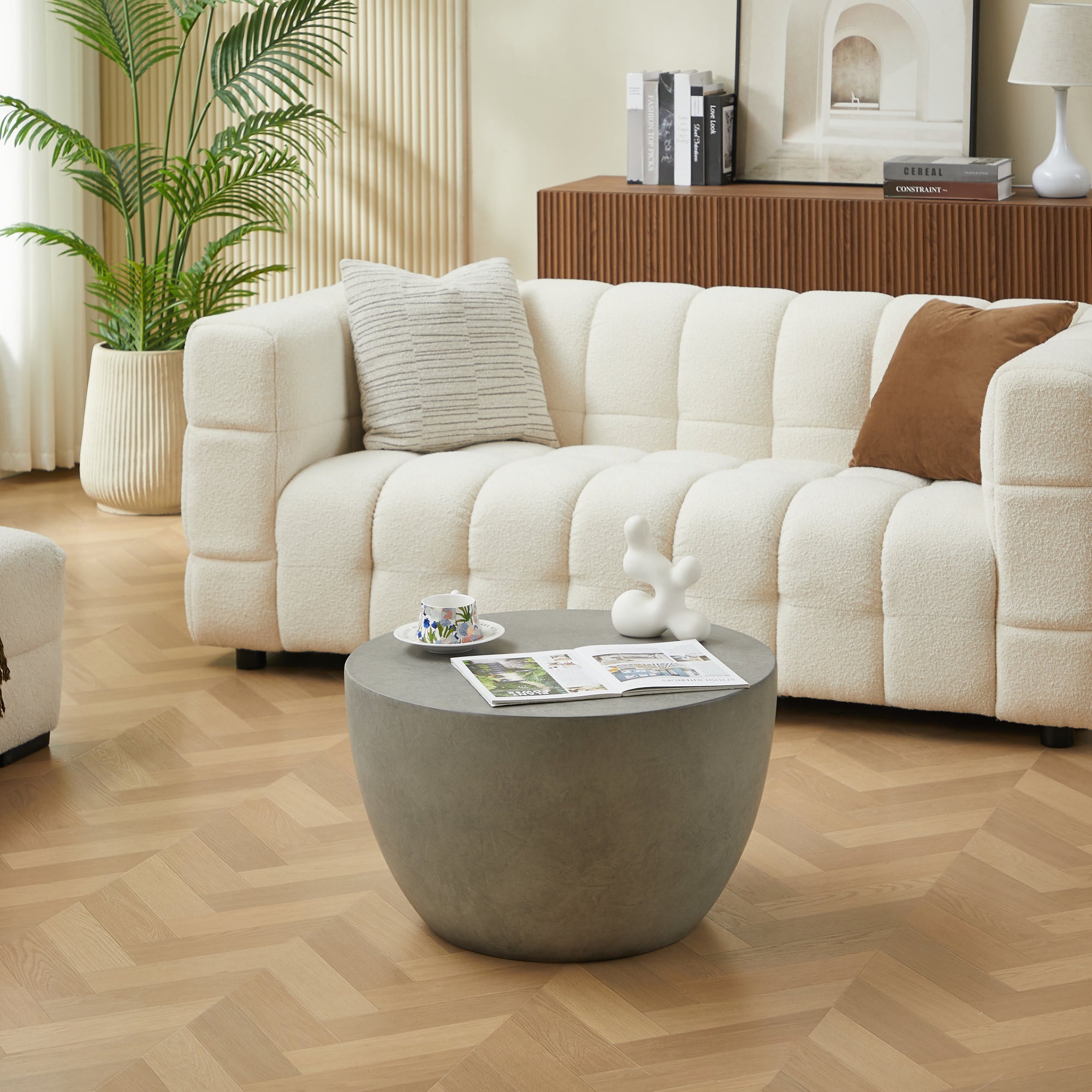 PARNU – stolik kawowy do wnętrz i na zewnątrz z szarego magnezytu