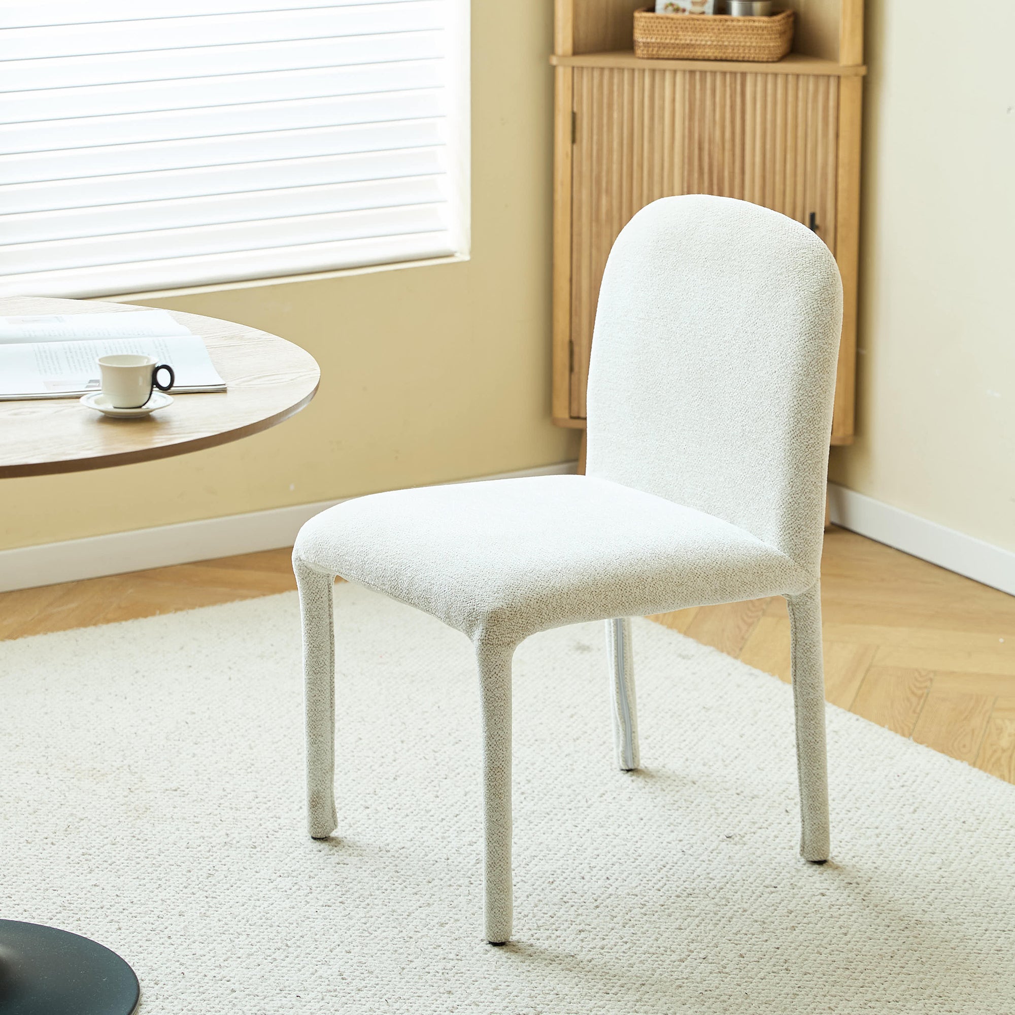 SMOLA – Zestaw 2 skandynawskich krzeseł z beżowej tkaniny