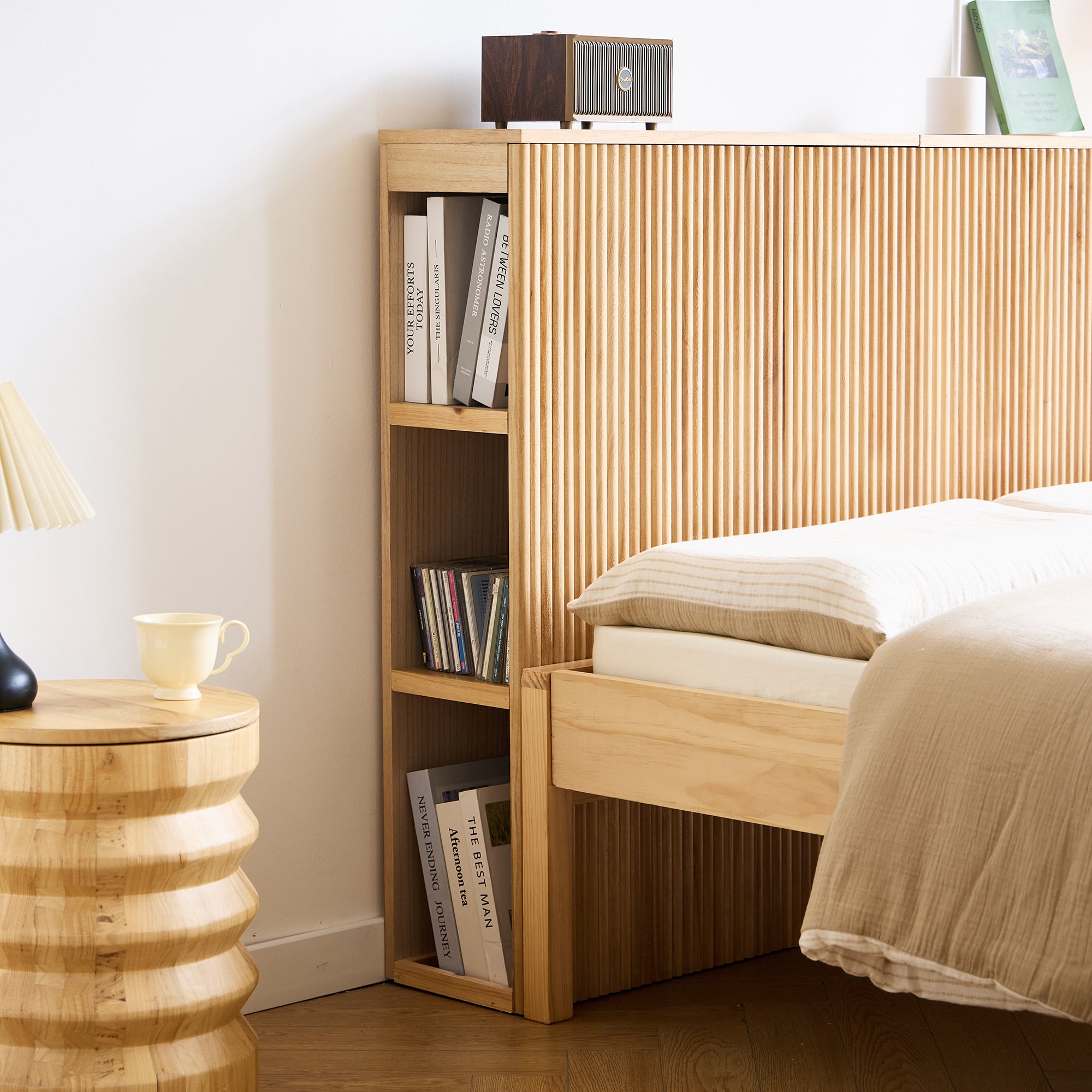 ESLOV – Drewniany zagłówek łóżka 140 cm z schowkami