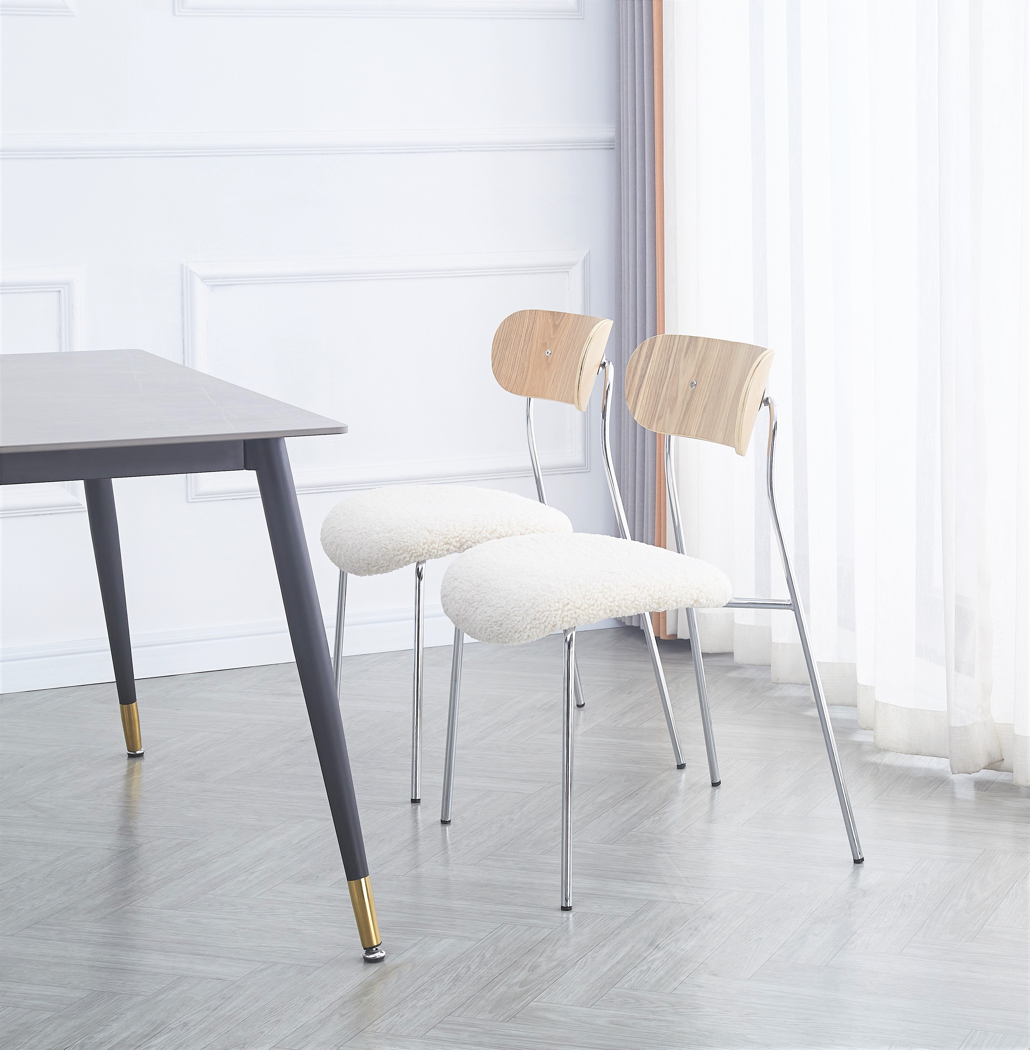 Zestaw 2 przemysłowych krzeseł z metalu i białych pętelek