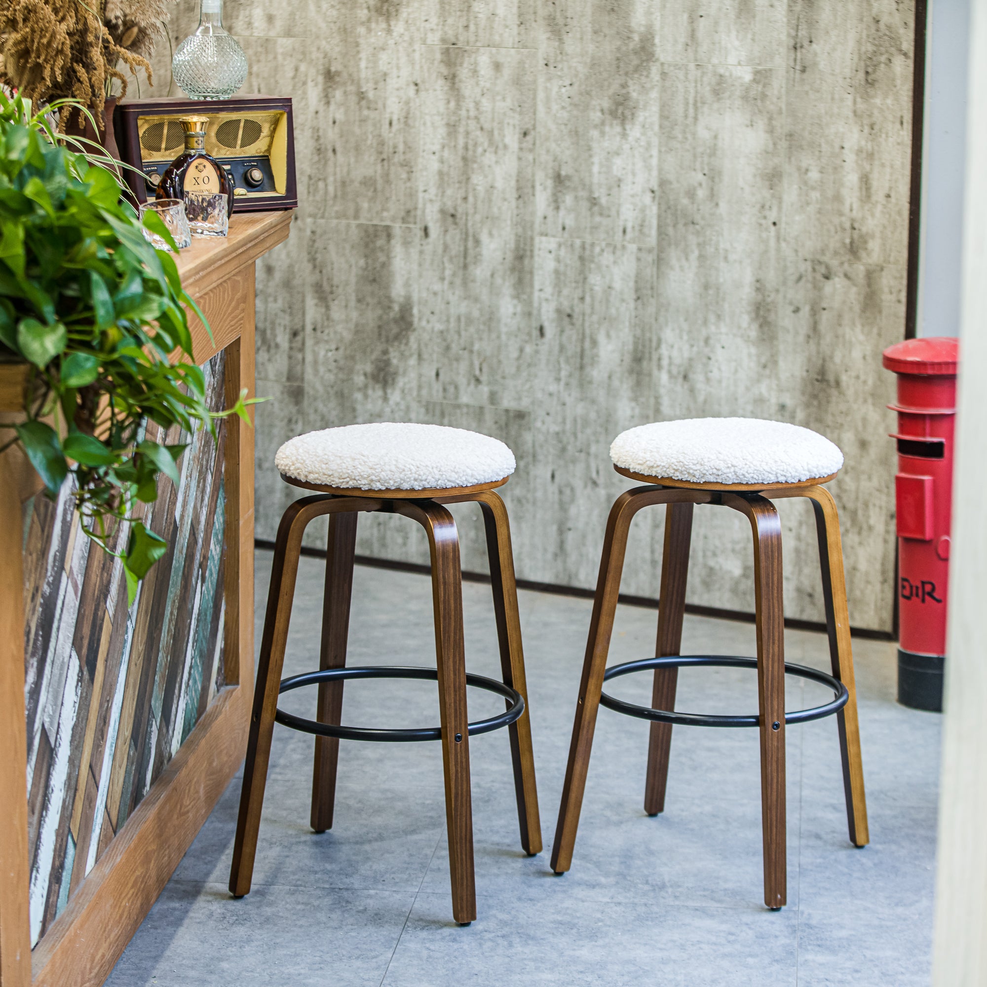 Zestaw 2 drewnianych stołków barowych z białymi pętelkami