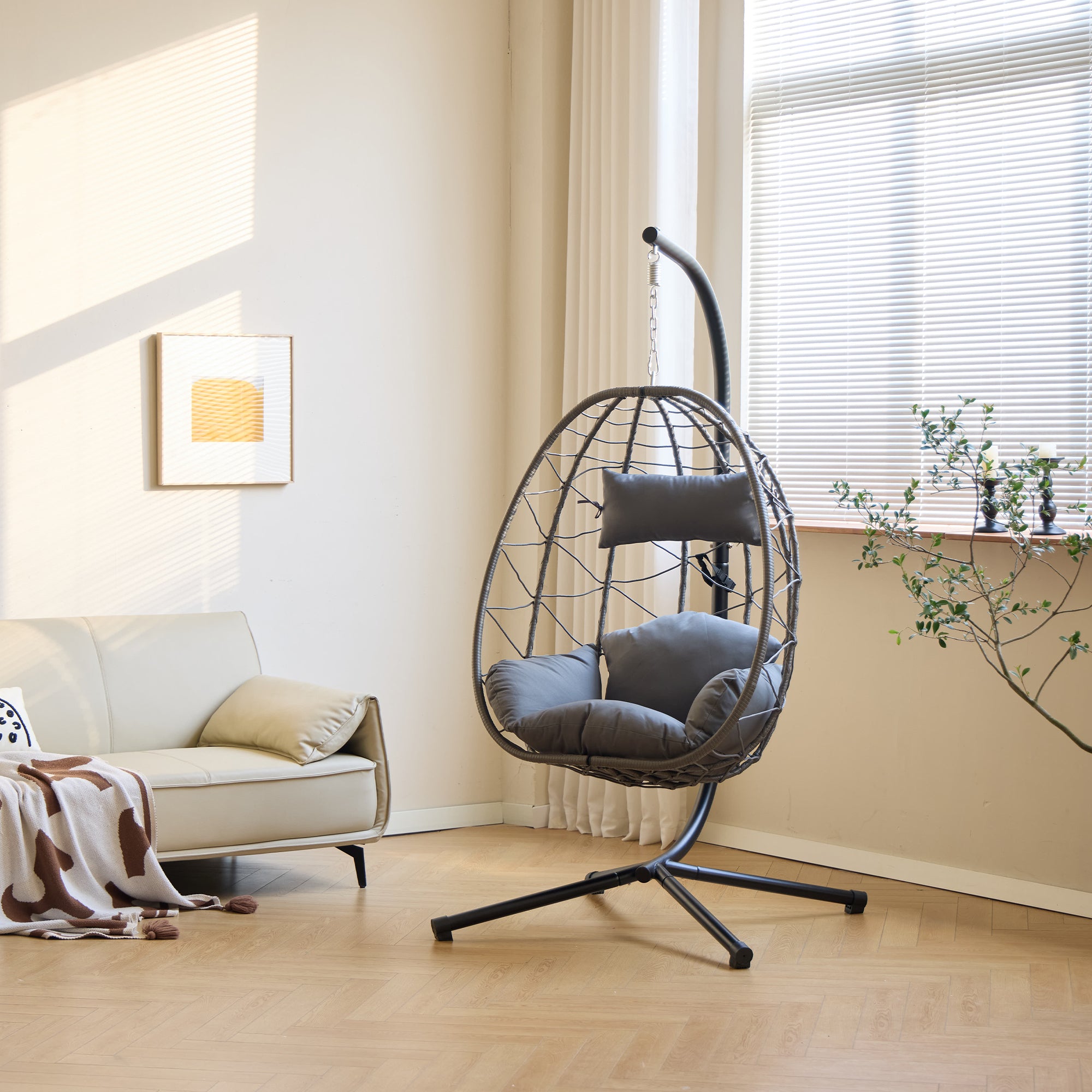 VENICE – Wiszący fotel z rattanu i czarnego metalu