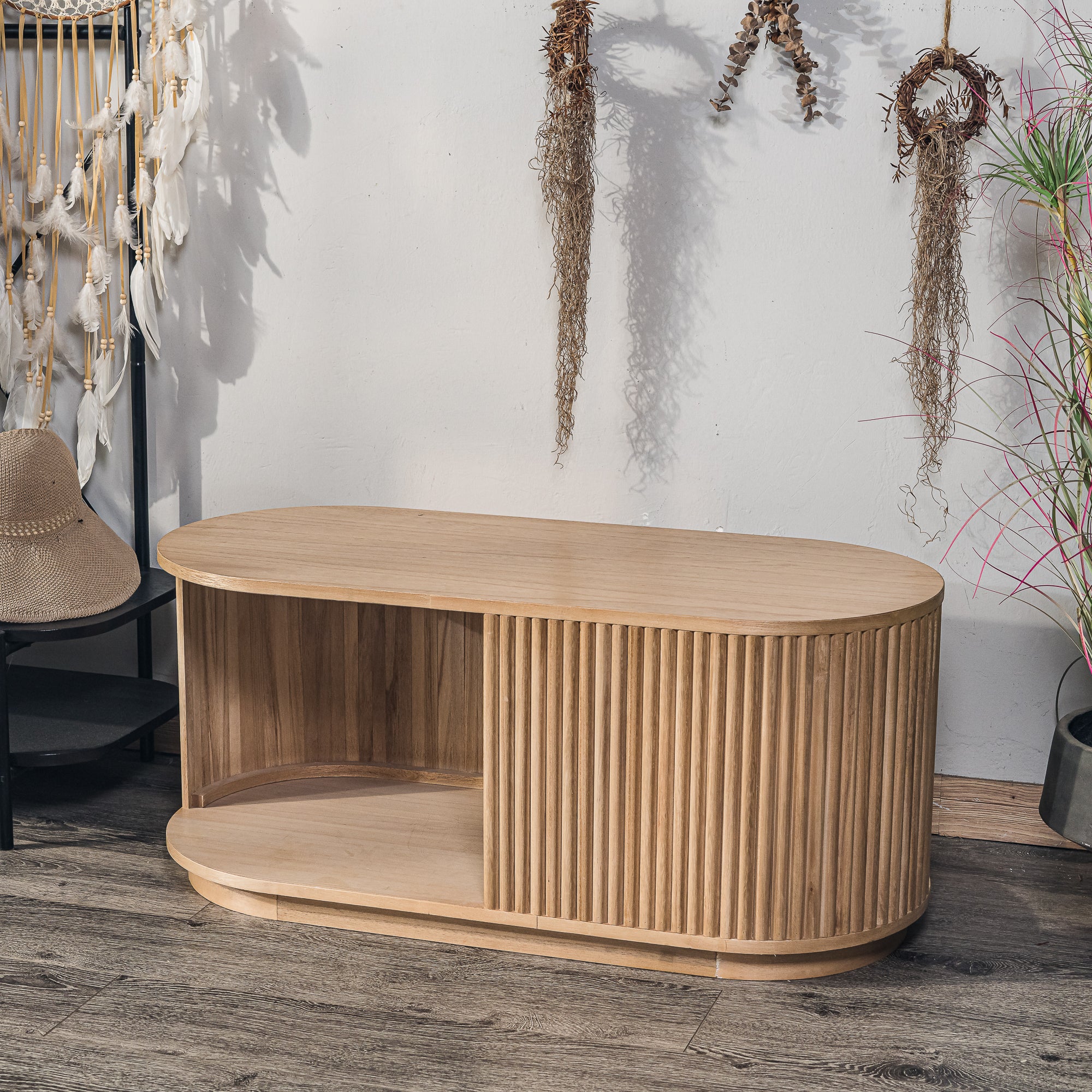 VIKNA – stolik kawowy z litego drewna jesionowego