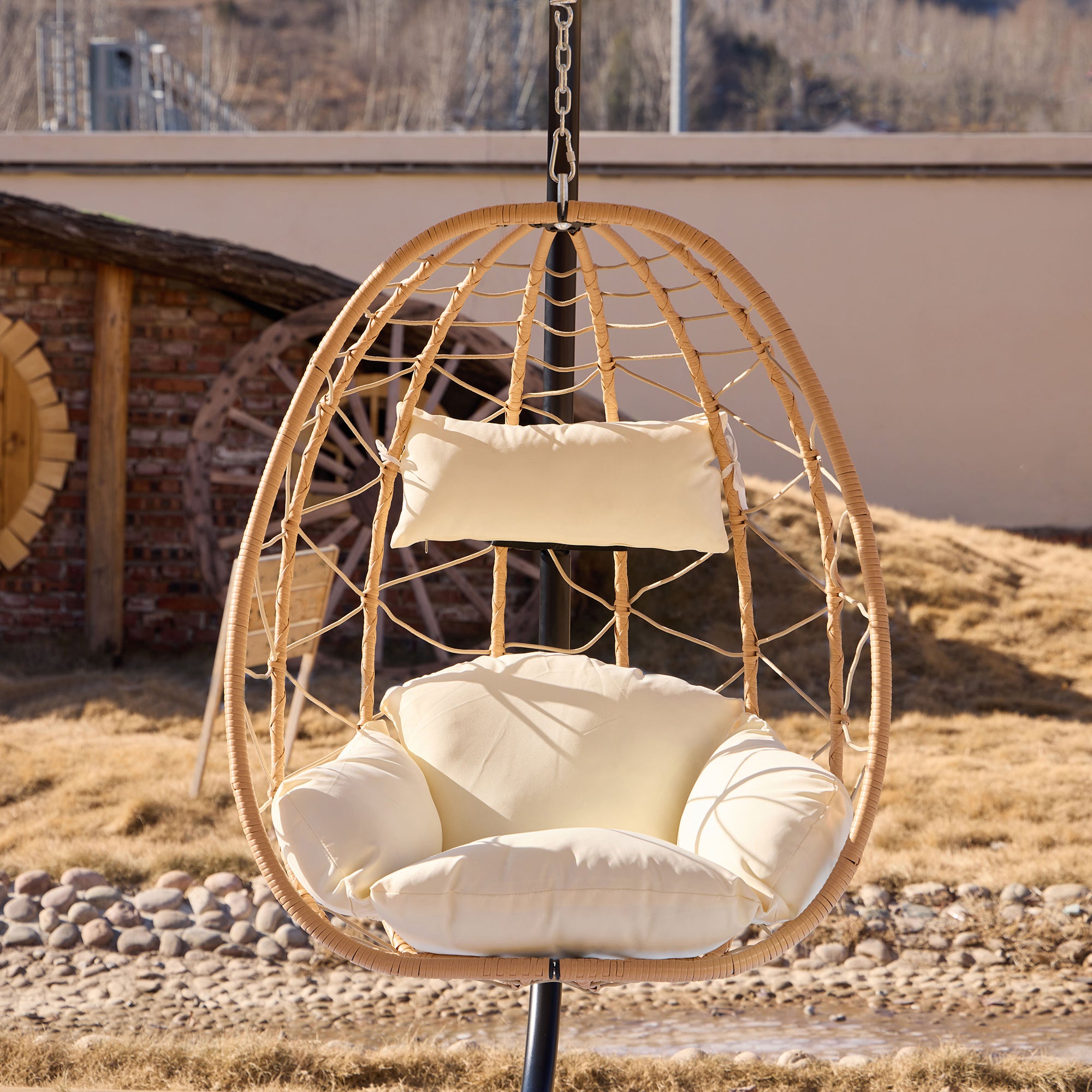 VENICE – Wiszący fotel z rattanu i brązowego metalu