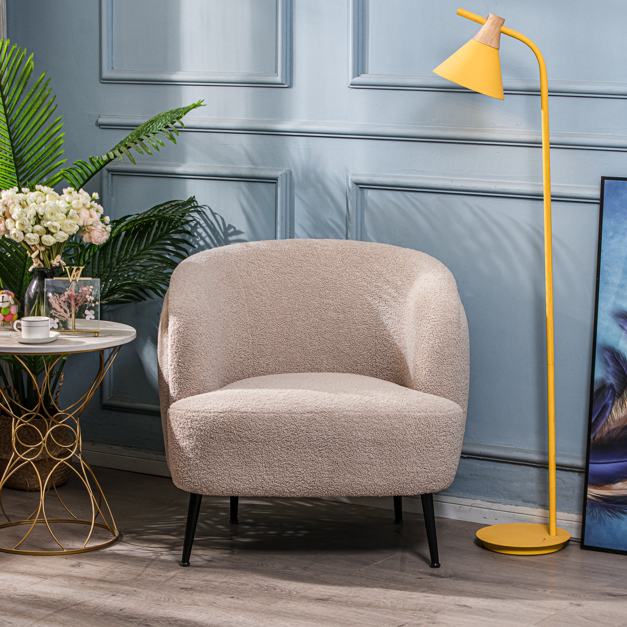 Fotel salonowy z metalu i beżowymi pętelkami