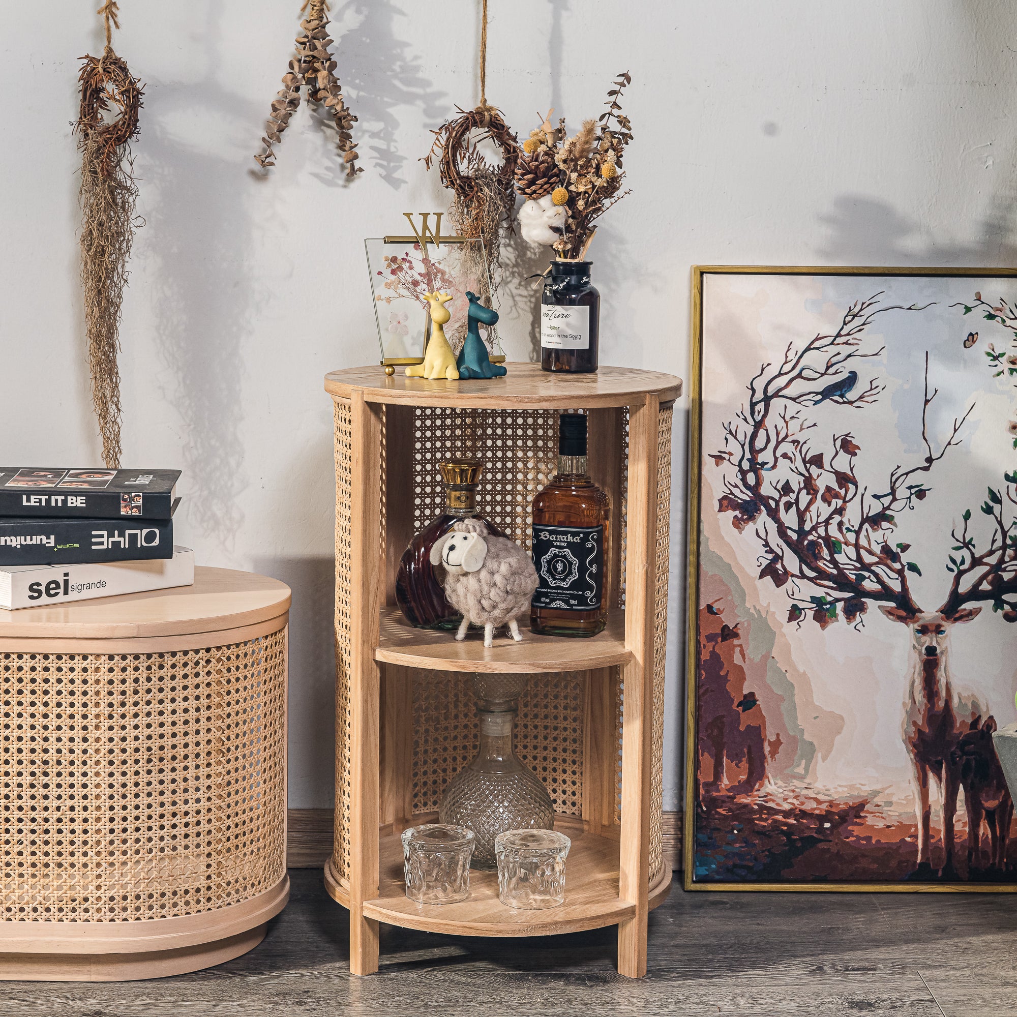 ALTA – stolik nocny z 2 schowkami z drewna i naturalnego rattanu