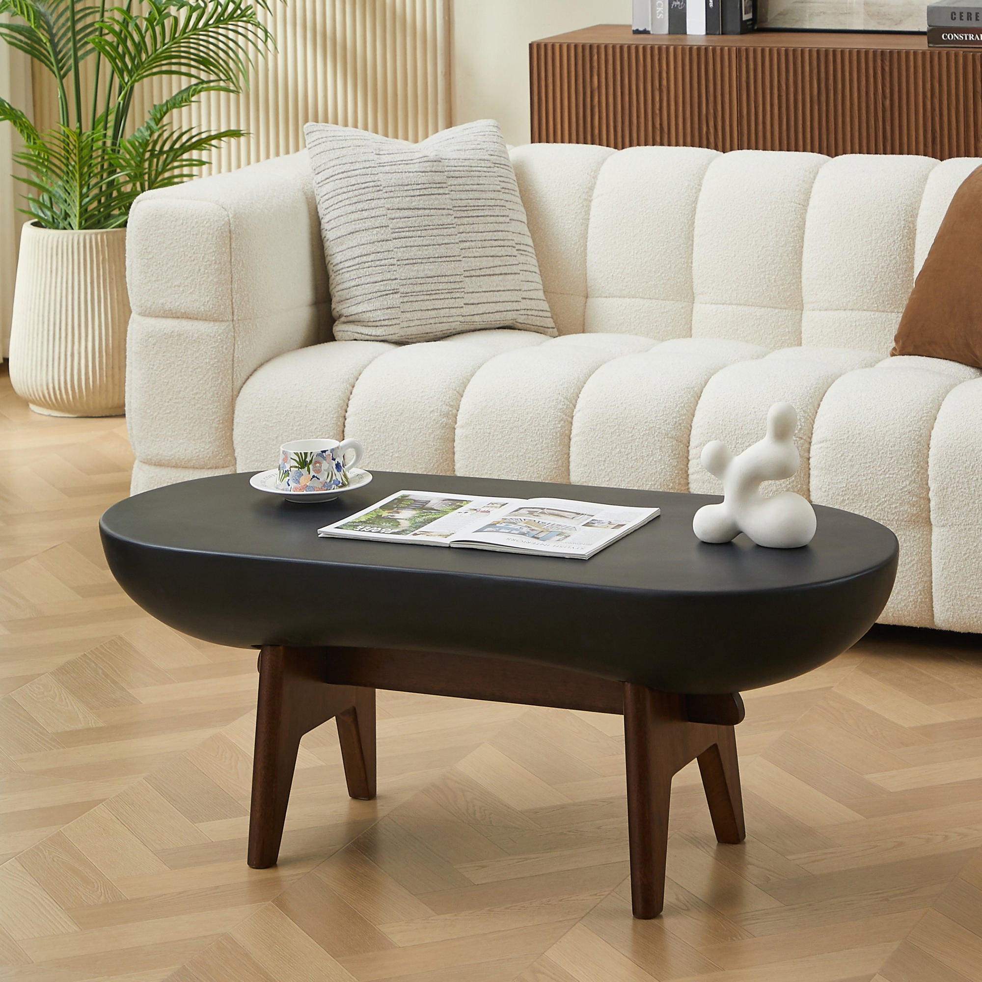 IRUNA – stolik kawowy do wnętrz i na zewnątrz z czarnego magnezytu