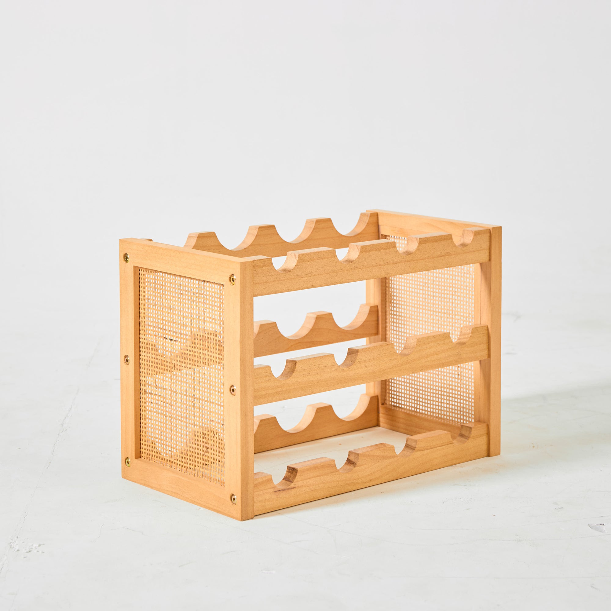 VISBY – Drewniany i rattanowy stojak na butelki