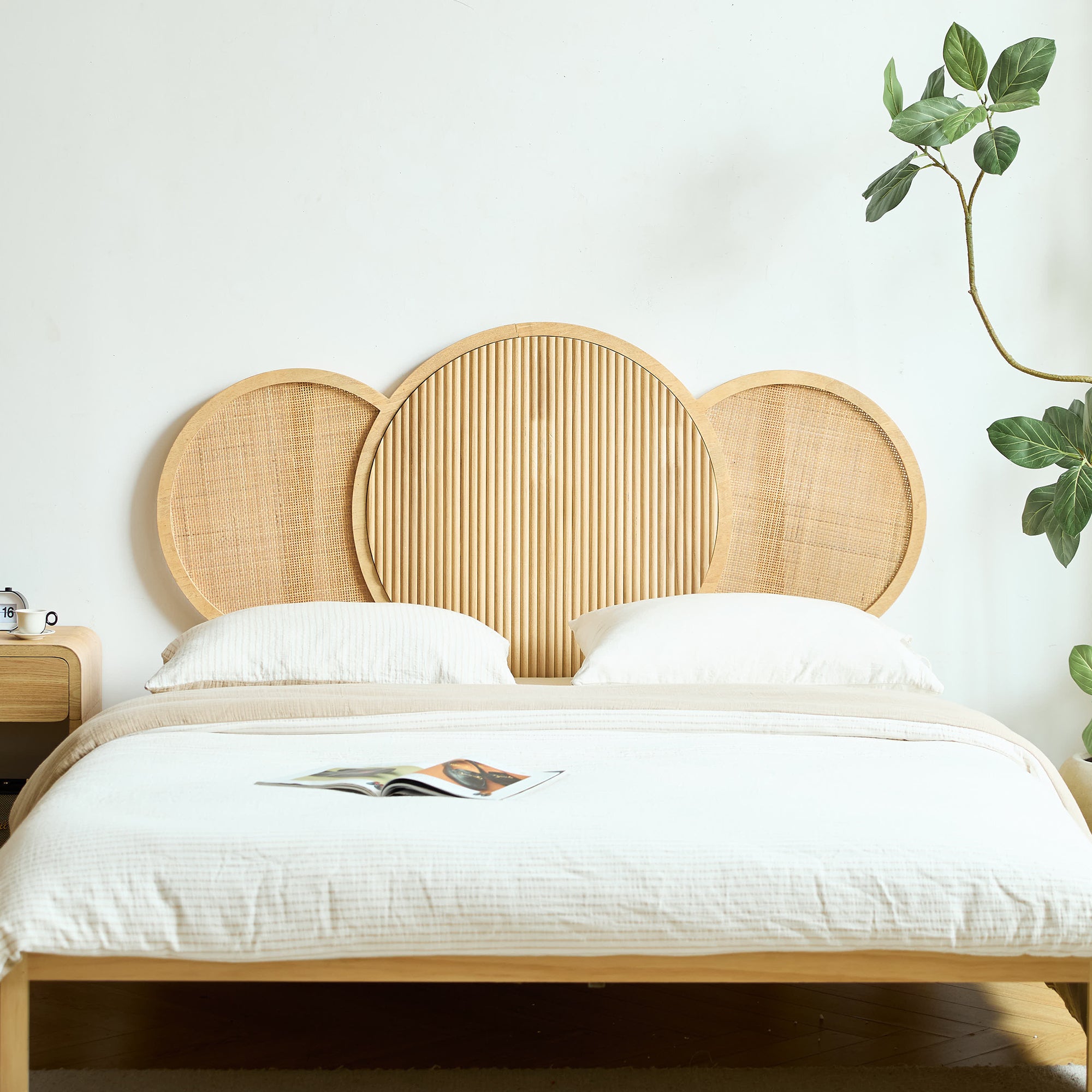 BODO – zagłówek łóżka 160 z litego drewna i naturalnego rattanu