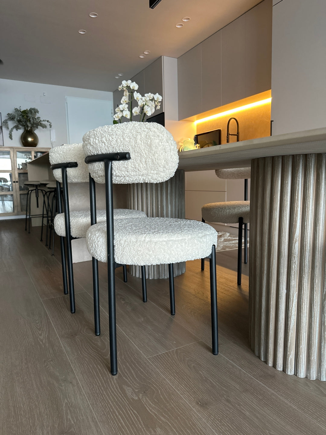 LARS - Zestaw 2 skandynawskich krzeseł z metalu i białych pętelek