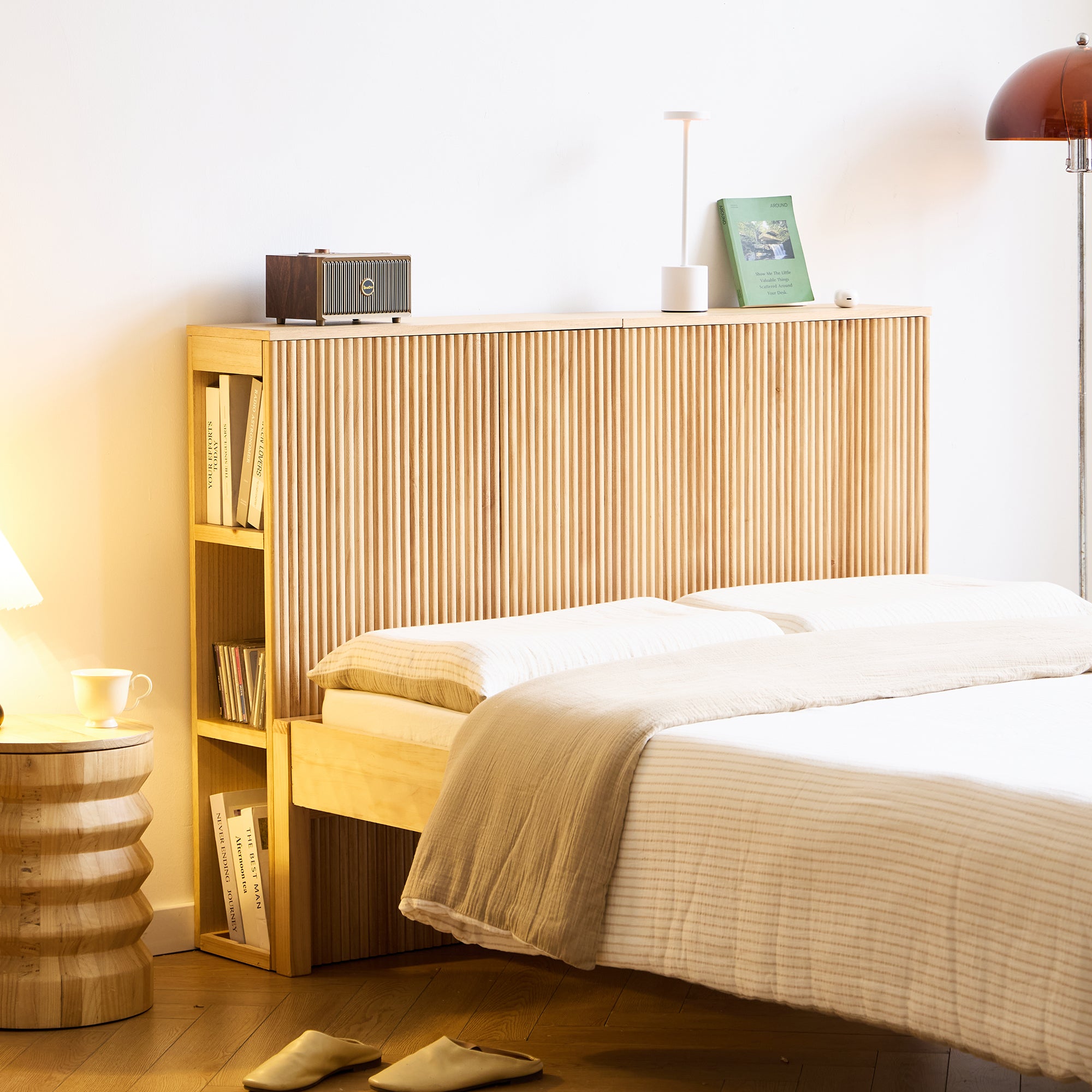 ESLOV – Drewniany zagłówek łóżka 140 cm z schowkami