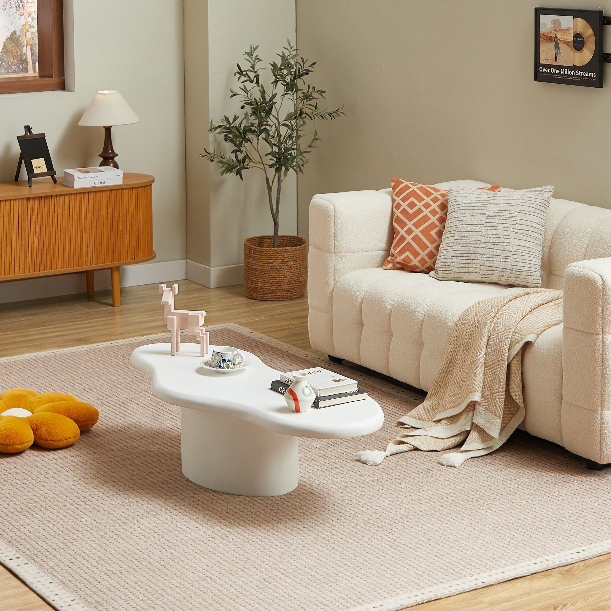 TORNIO – stolik kawowy do wnętrz i na zewnątrz z białego magnezytu