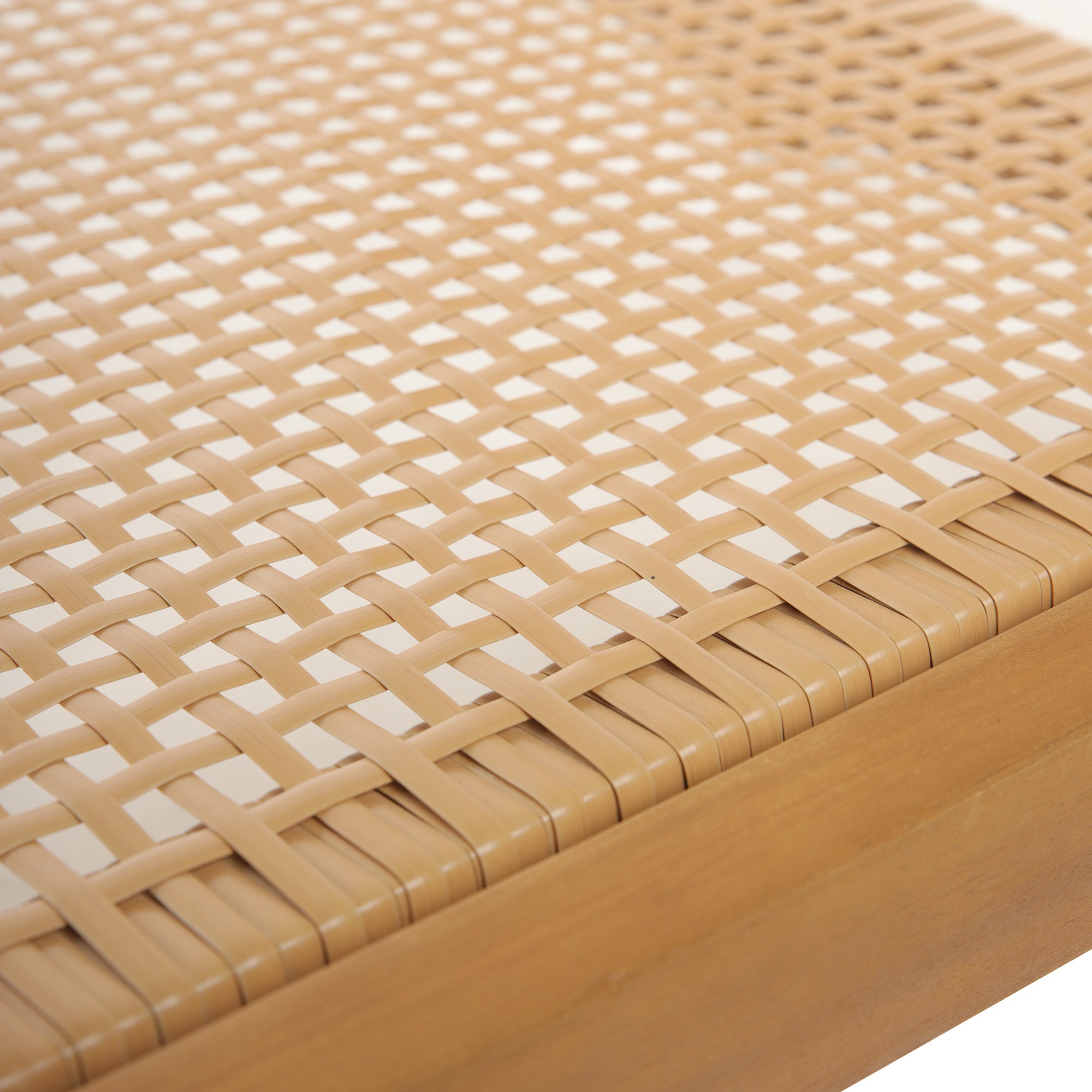 AGUILARES – Fotel do wnętrz i na zewnątrz z litego drewna akacjowego i rattanowego