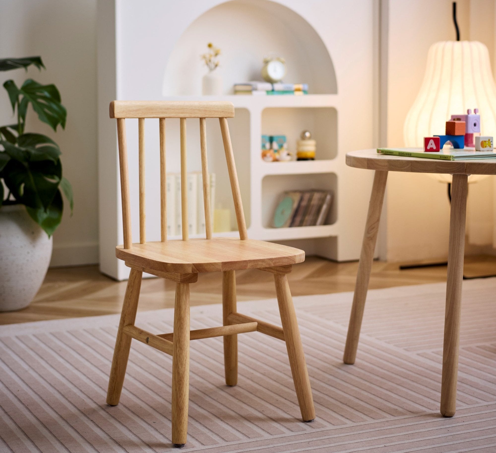 NESNA – Zestaw 2 krzesełek dla dzieci z naturalnego drewna