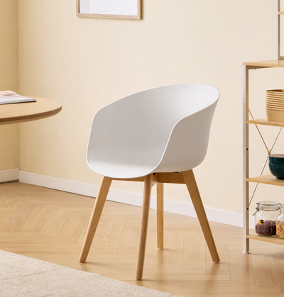 ALBORG - Scandinavische eetkamerstoel met houten poten en polypropyleen
