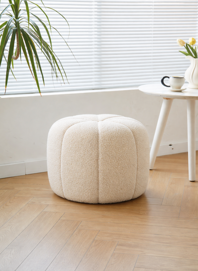 FJORD - Pouf in bouclé bianco a righe
