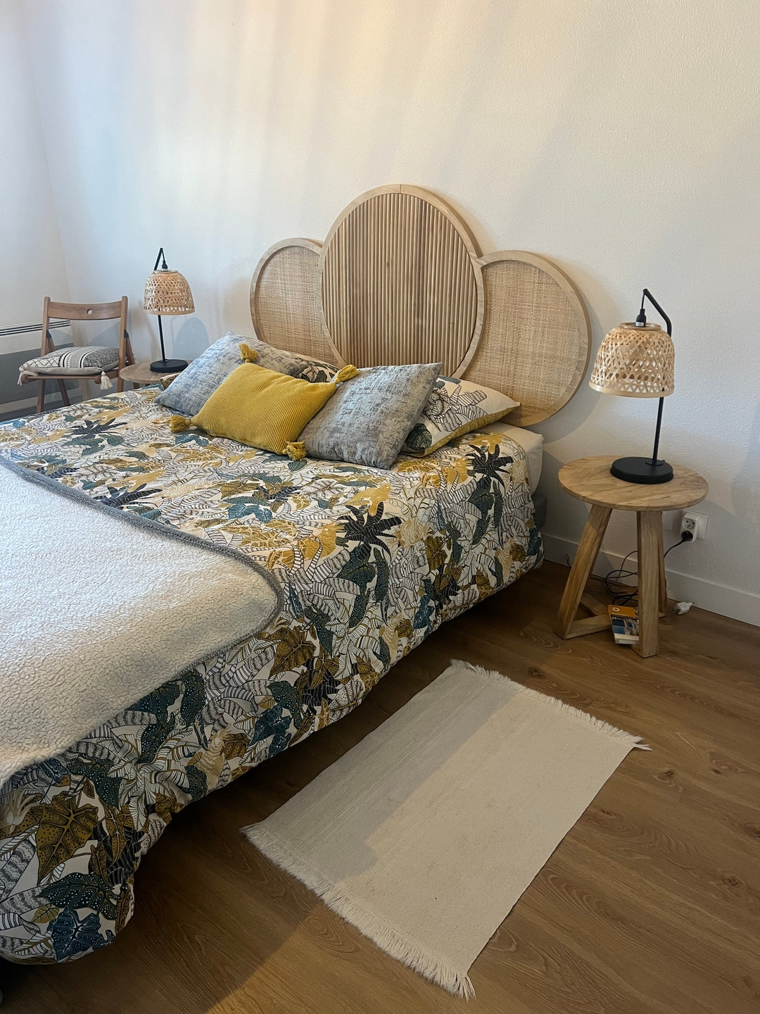 BODO – zagłówek łóżka 160 z litego drewna i naturalnego rattanu