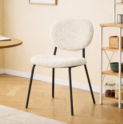 SUZUKA - Set di 2 sedie scandinave in metallo e bouclé bianco