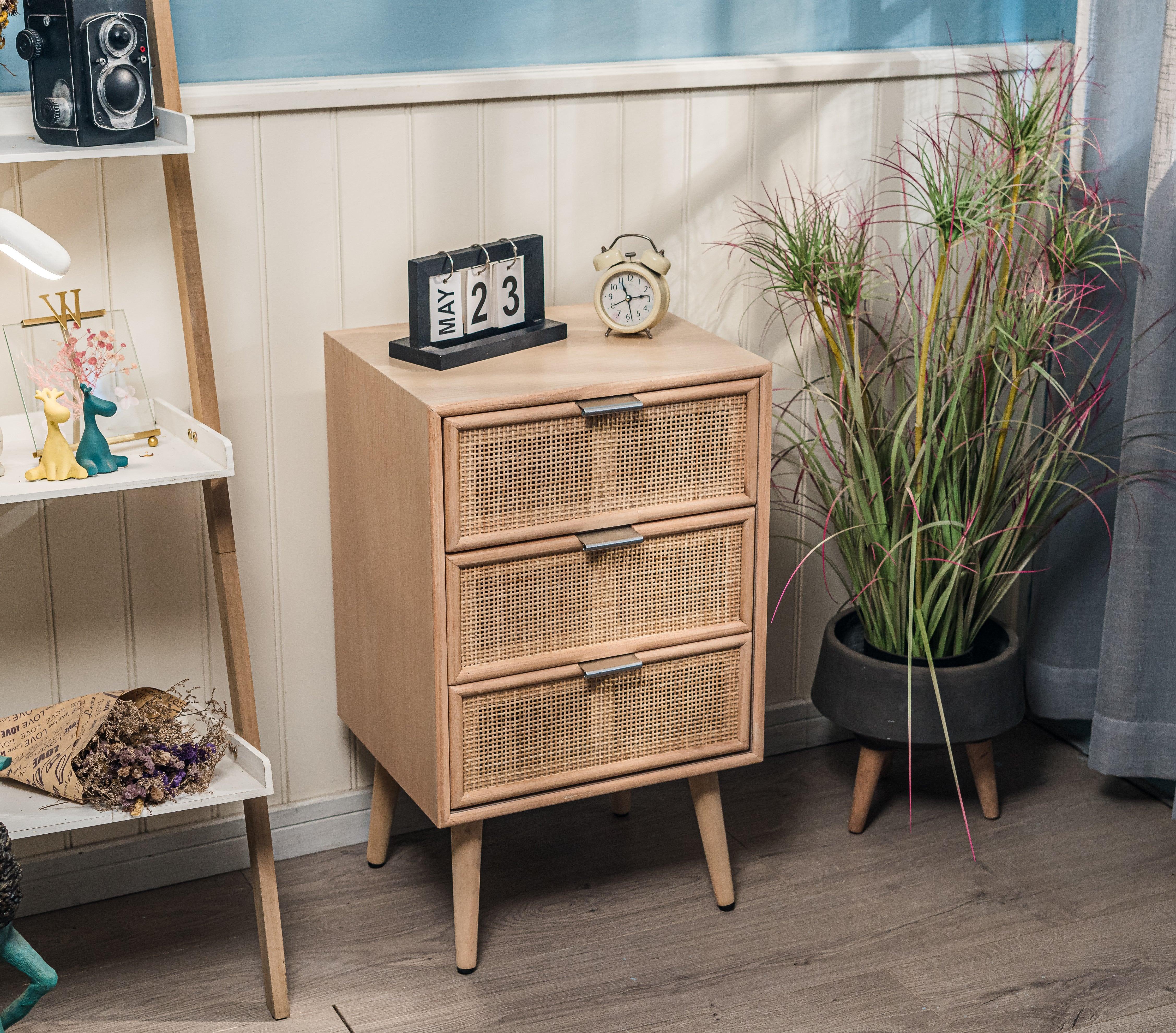 Komoda z 3 szufladami z drewna i naturalnego rattanu